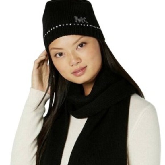 Michael Kors Scarf and Hat Set Black - Picture 1 of 5
